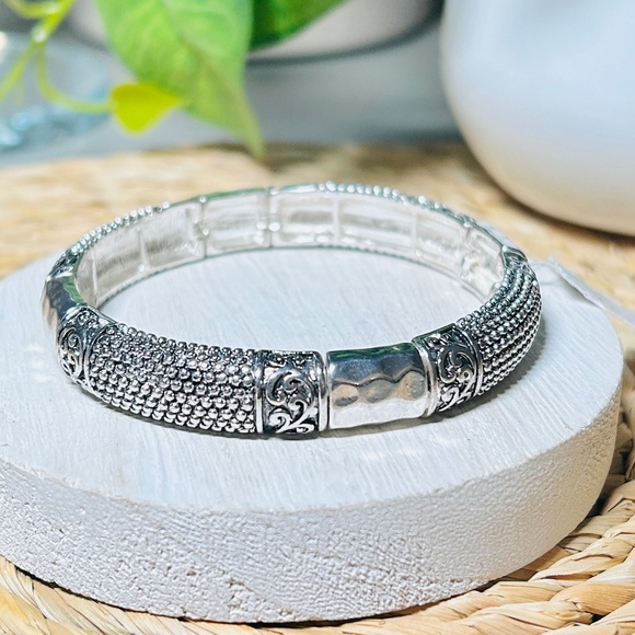 Periwinkle By Barlow Ornate Silver Tone Bangle Bracelet - Picture 5 of 8